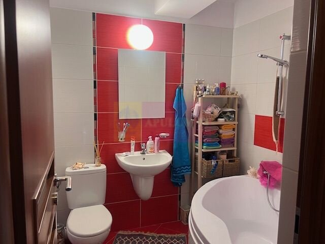 Casa cu productie proprie de energie  Bragadiru- strada Toamnei.